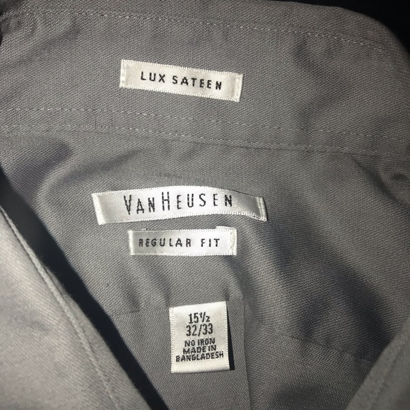 Van Heusen Dress Shirt - Picture 3 of 3